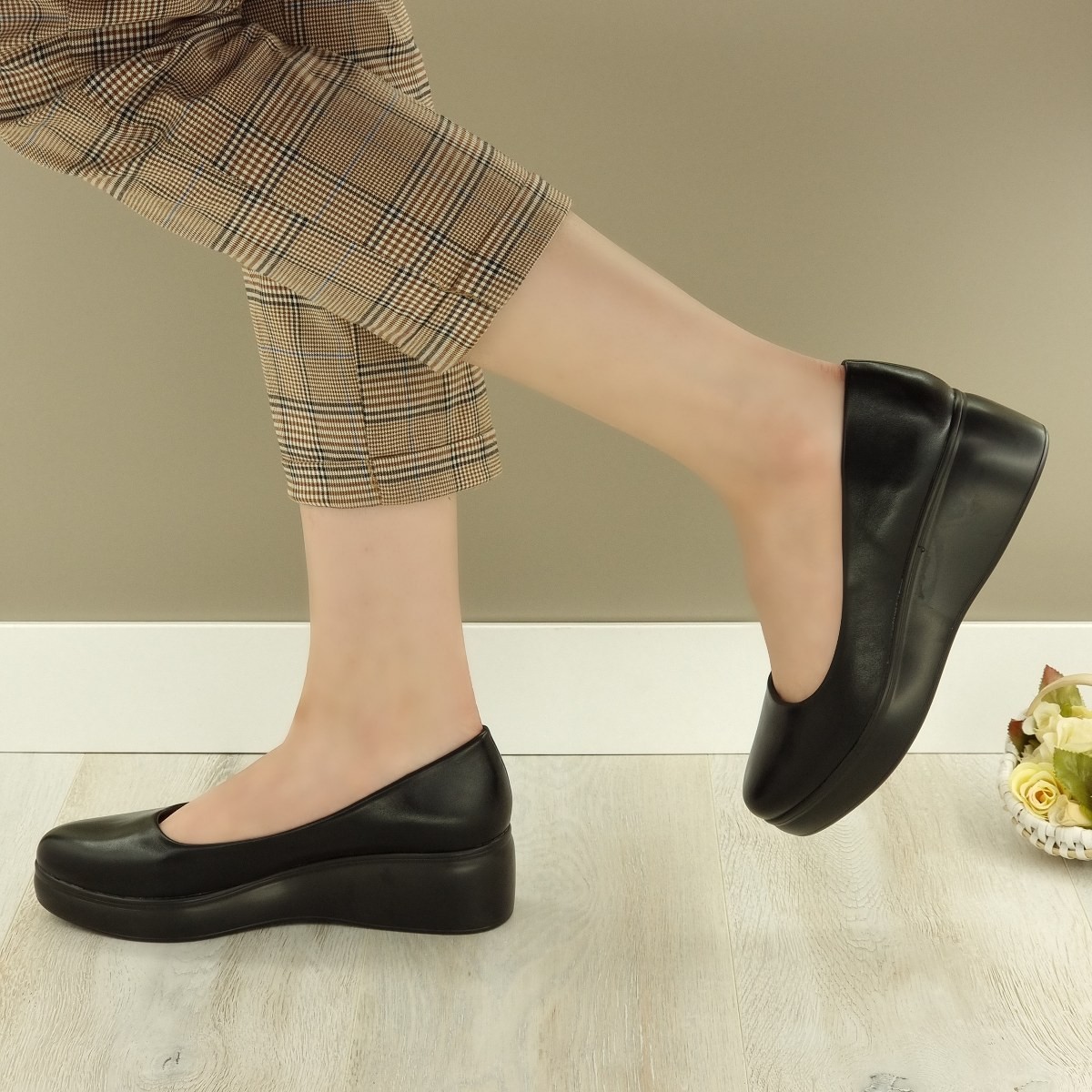 Pantofi dama negri cu platforma madelief