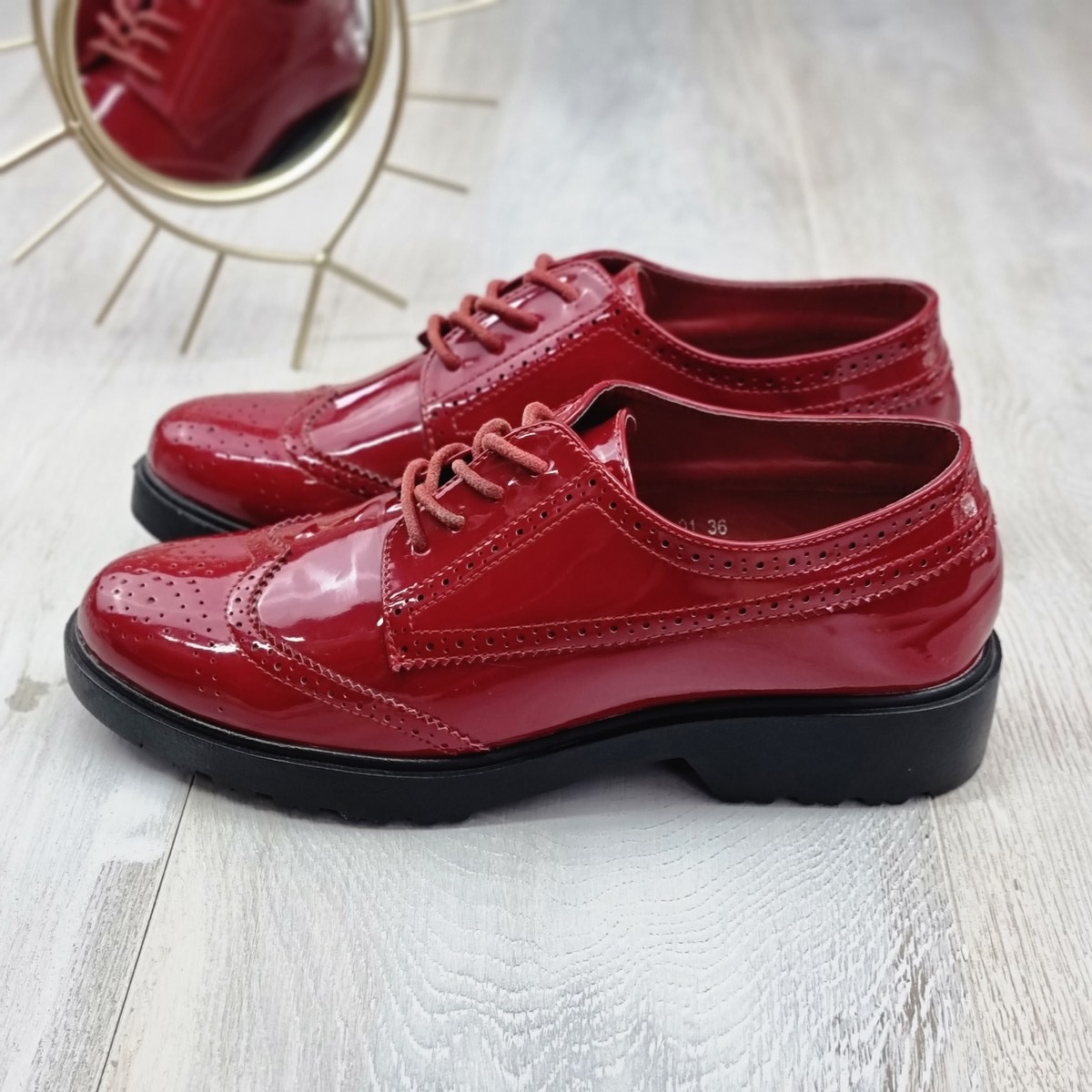 Pantofi dama rosii cu siret pala
