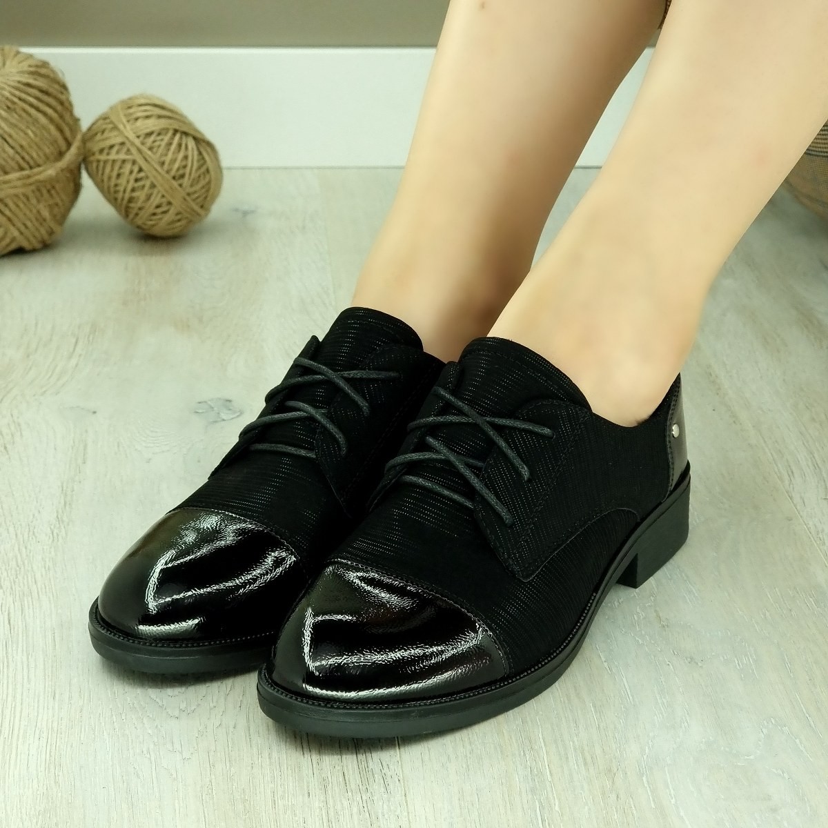 Pantofi sport dama negru lucios cu siret zandeleigh