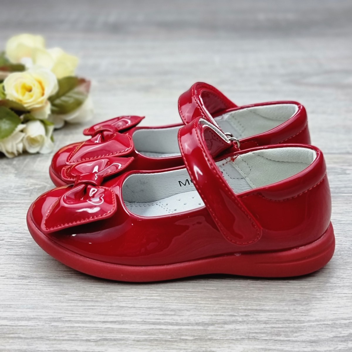 Pantofi Fata Rosii Cu Arici Ariana